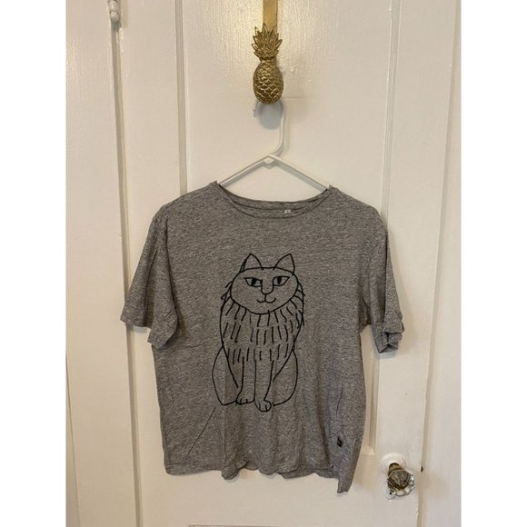 Uniqlo Tops - Uniqlo Lisa Larson Women's Size Medium Embroidered Cat T-Shirt